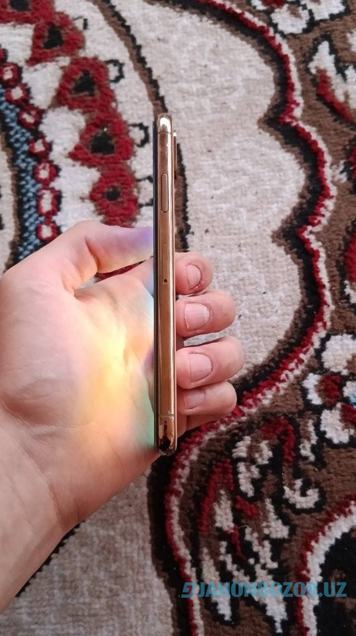 iPhone XS