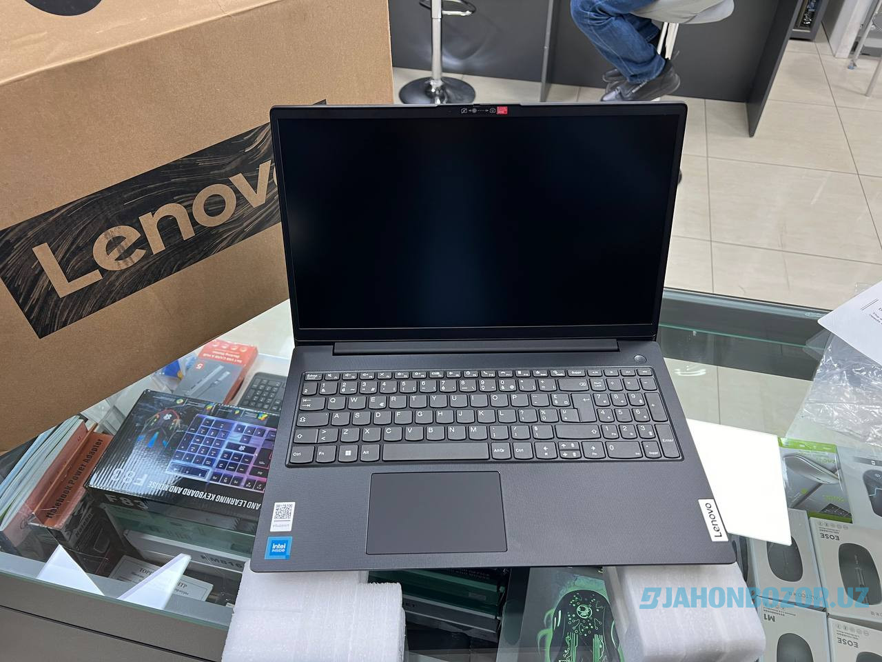 LENOVO idealad V15