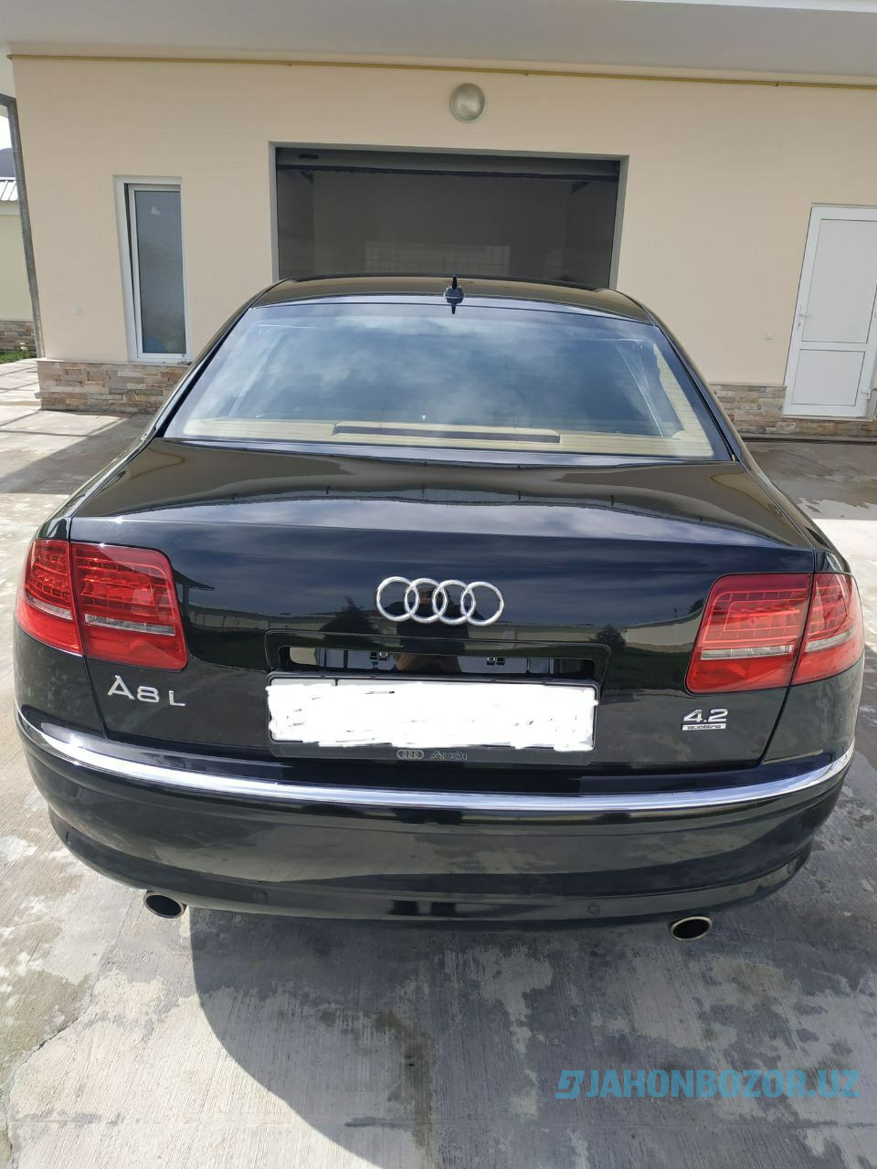 AUDI A8