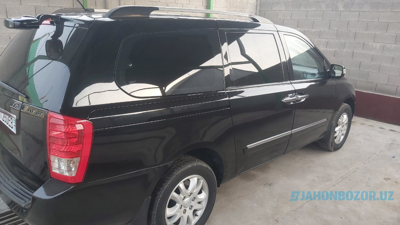 Kia Carnival uzuni