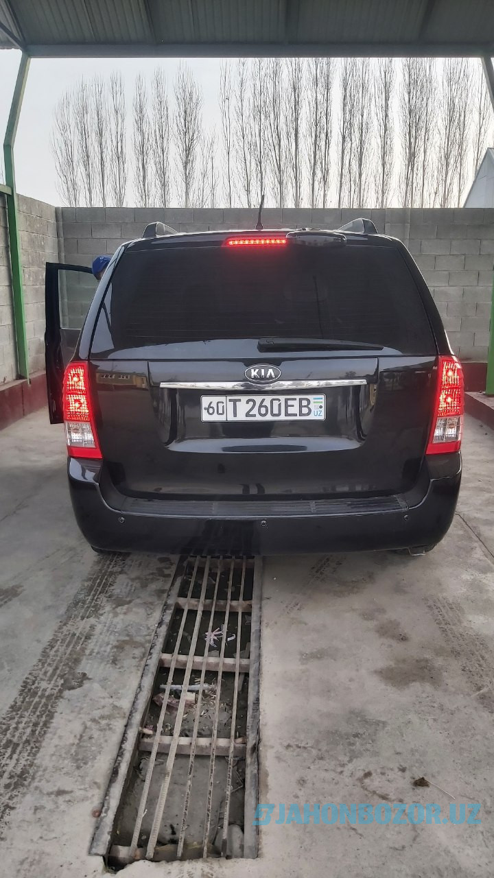 Kia Carnival uzuni