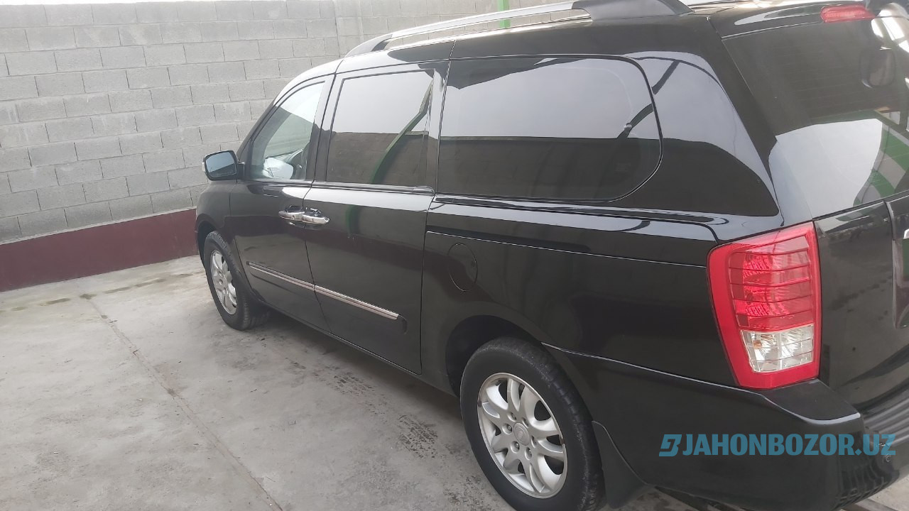 Kia Carnival uzuni