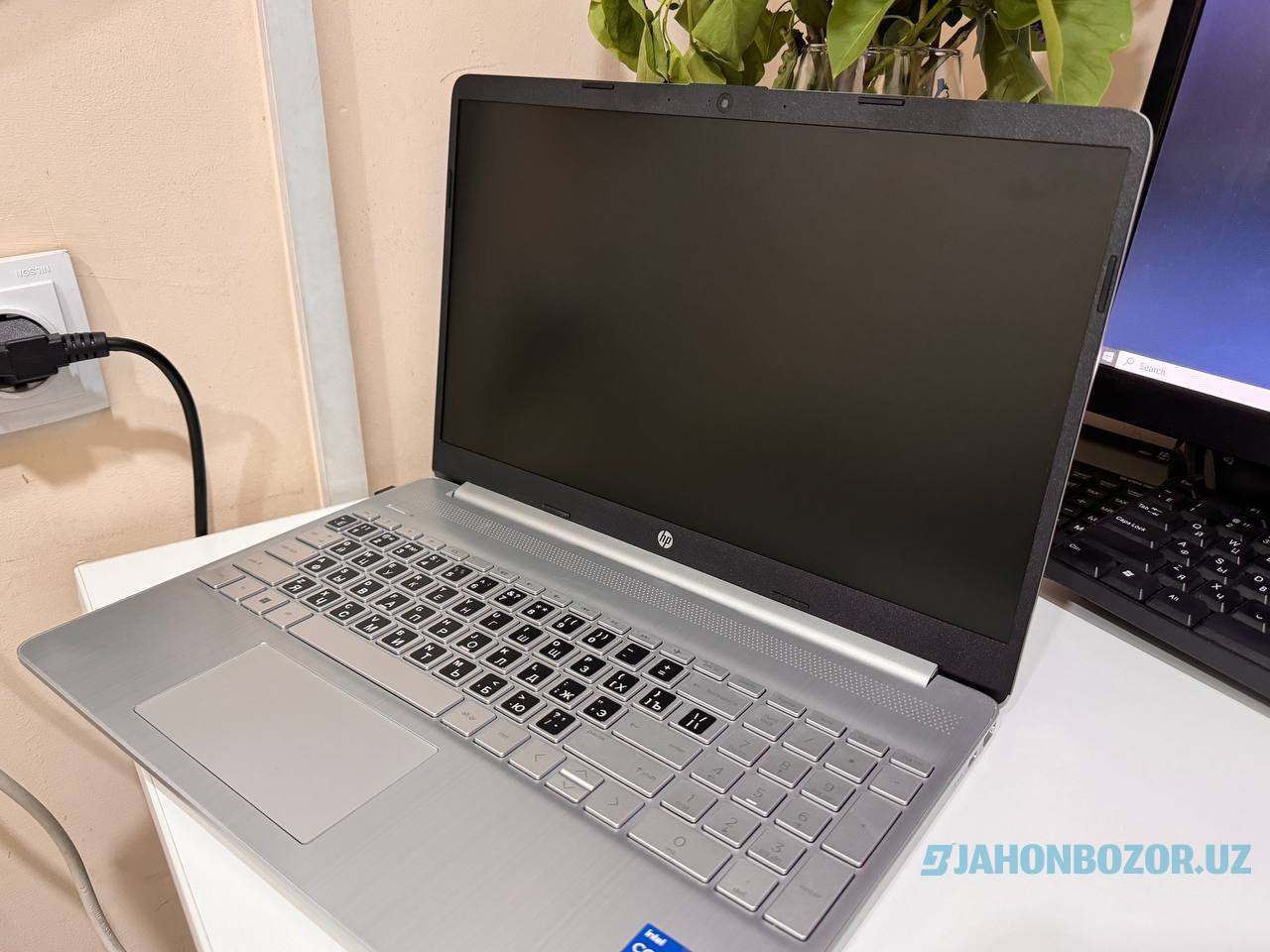 HP notebook 15s fq5004