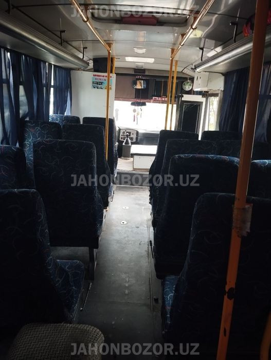 Isuzi NP 21 avtobusi