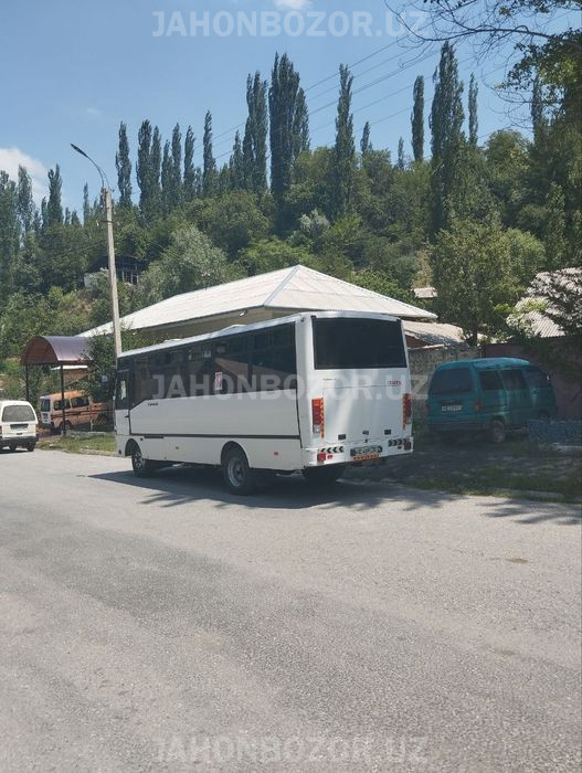 Isuzi NP 21 avtobusi