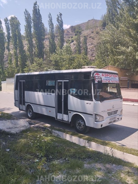 Isuzi NP 21 avtobusi