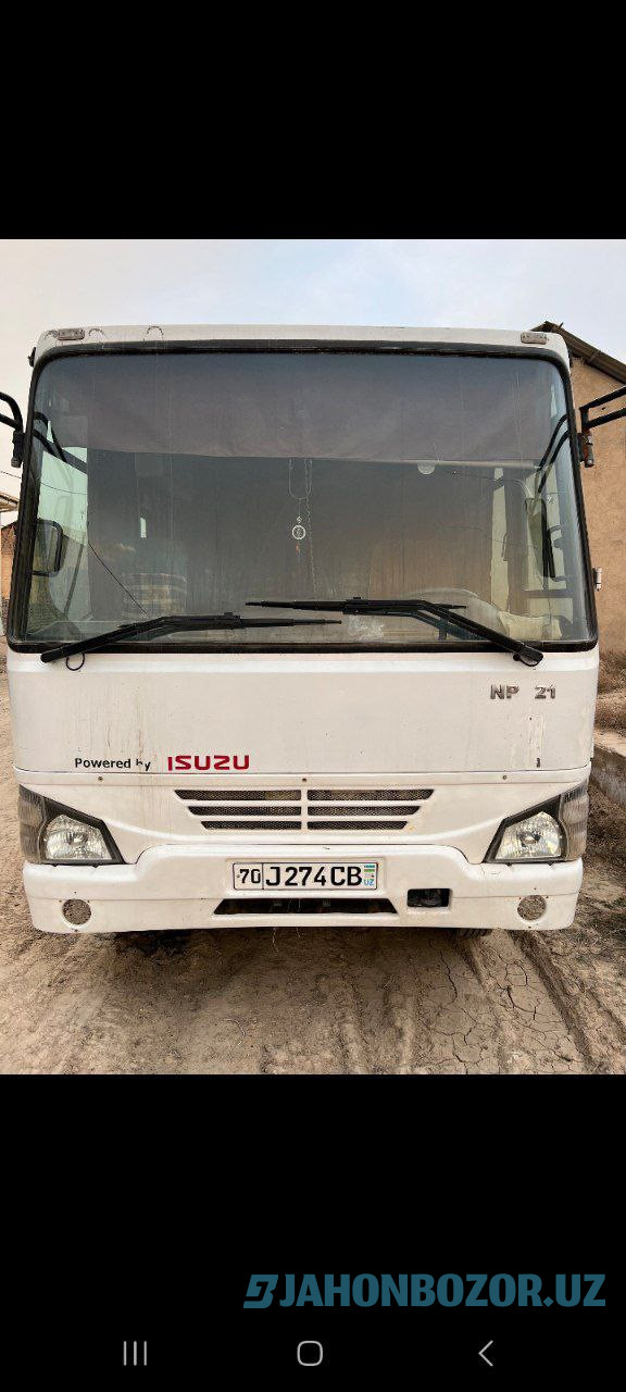 Isuzu avtobusi 