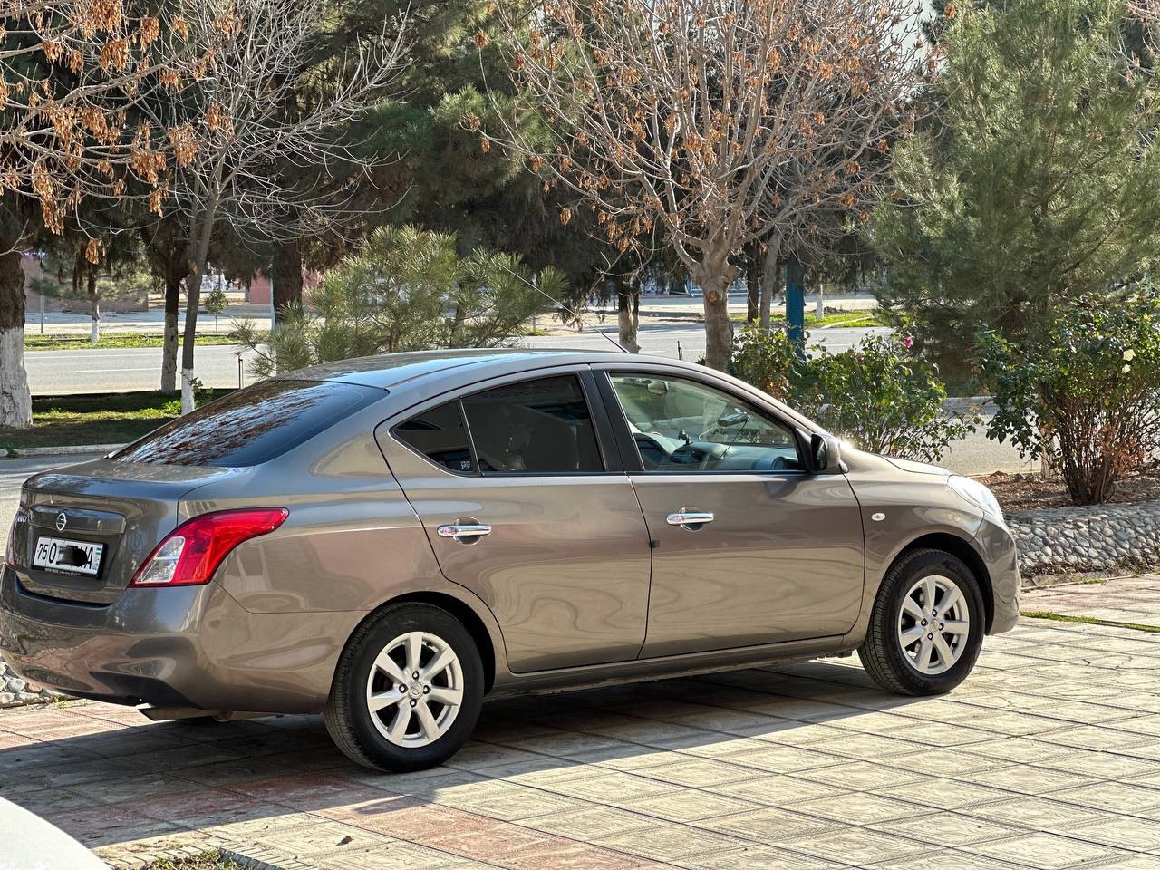 Nissan sunny