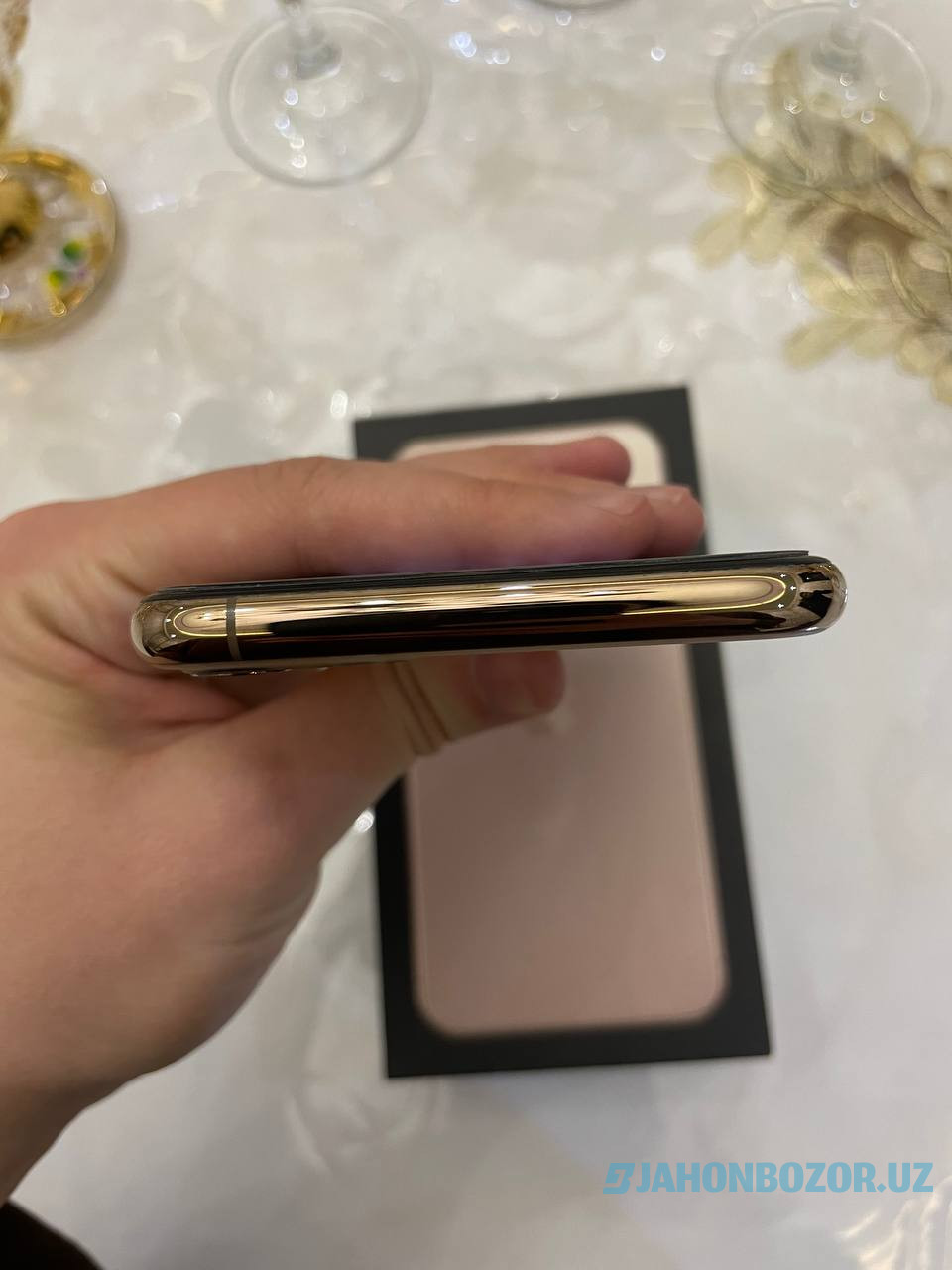 Iphone 11 pro max Gold 